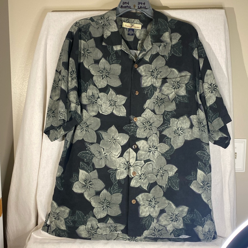 Tommy Bahama Shirt Size Medium